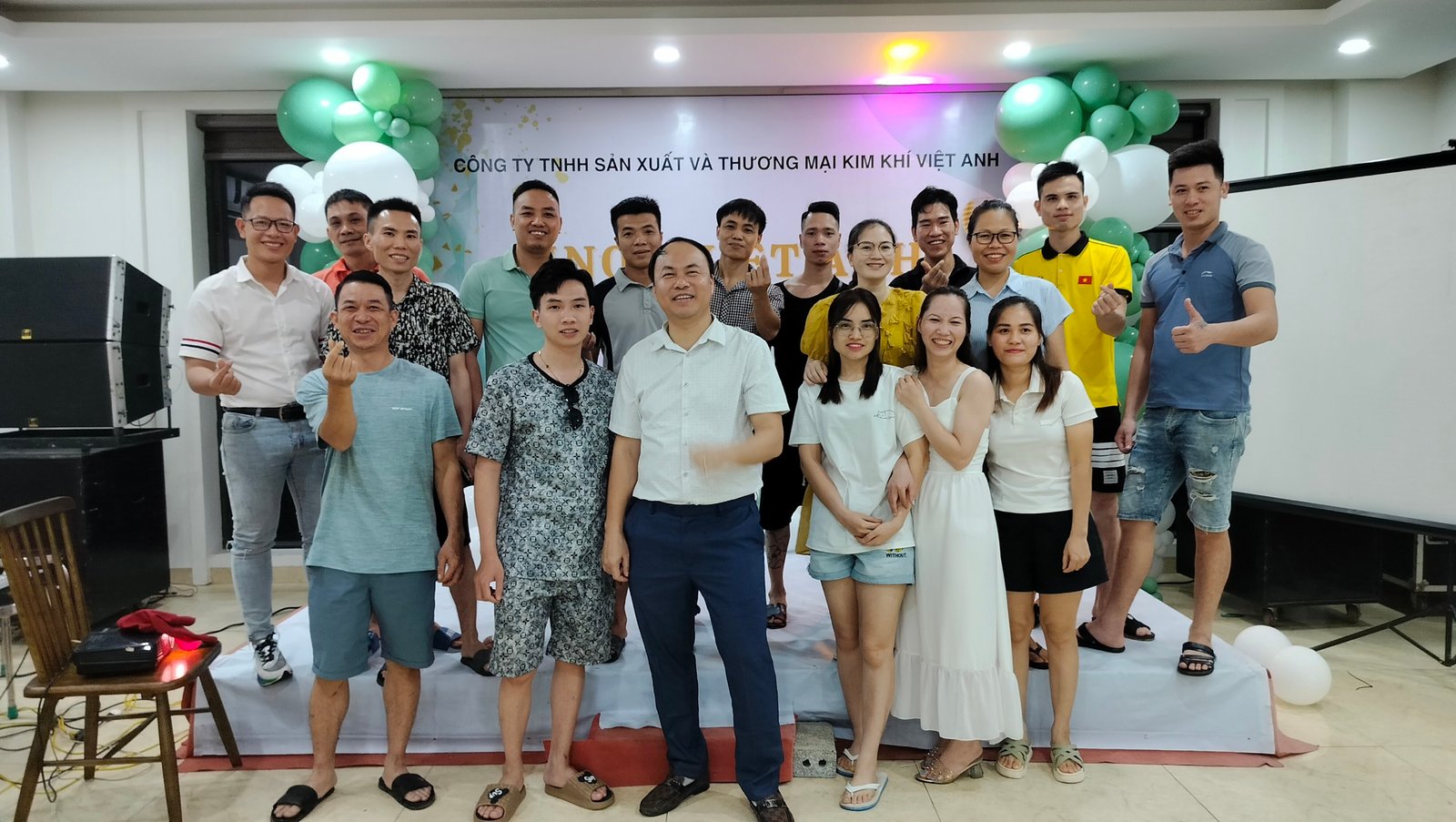 Kim Khí Việt Anh - Cán bộ công nhân viên