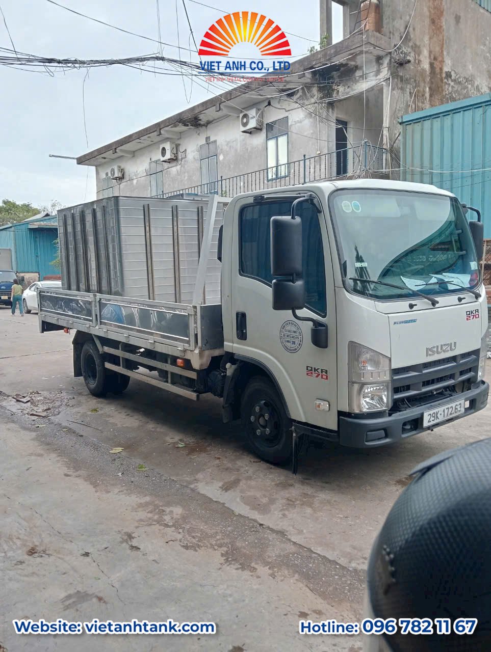 Hỗ trợ khách hàng sau cơn bão Yagi