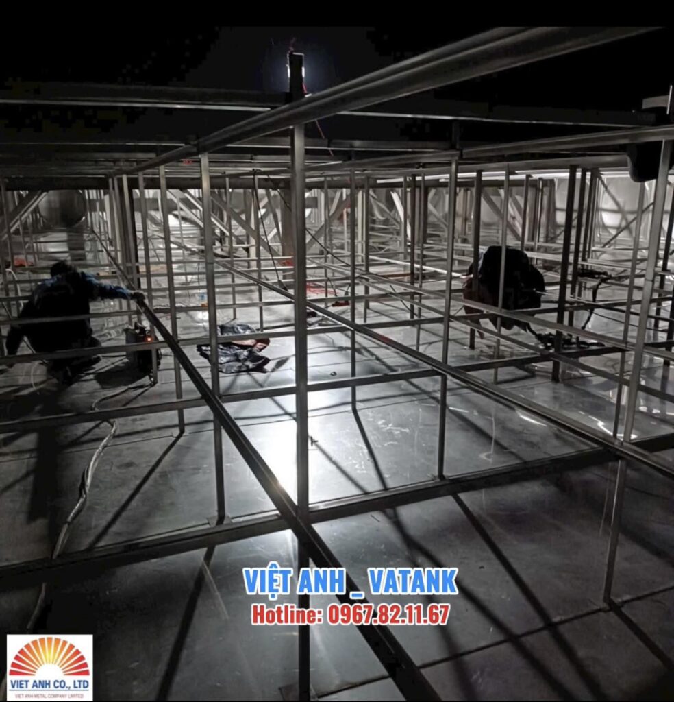 Đội ngũ VATANK thi công bể inox ngày đêm đảm bảo tiến độ